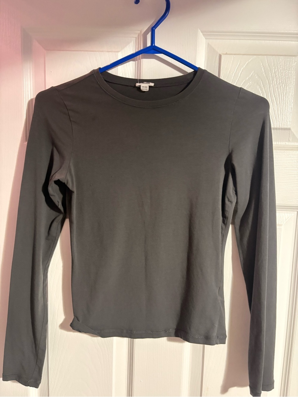 XS Classic Long-Sleeve Crewneck Top - Gray